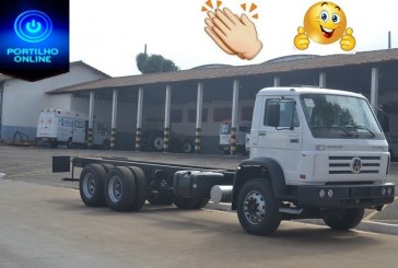 “Novo caminhão prancha” Secretária de obras adquiriu um novo caminhão para transportar maquinas.