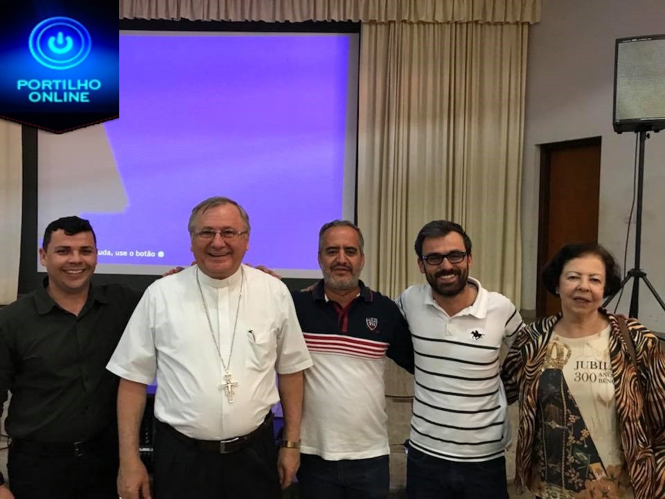 Padre Marcos e membros da Paróquia Santa Terezinha participam de formação em Patos de Minas