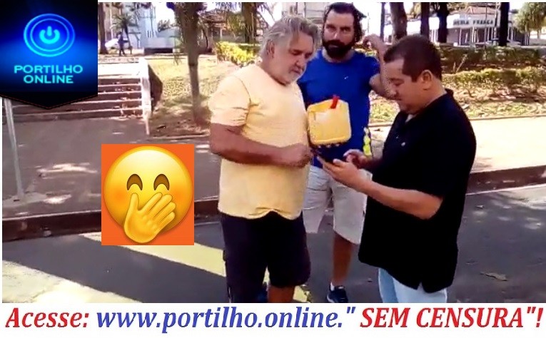 👉🚨🙄😱🤙👏👍🤜🤛ROLO AMARELO NA PISTA!!! Cidadão resolve comprar uma tinta “das boas” de cor amarela e tinta na lombada!