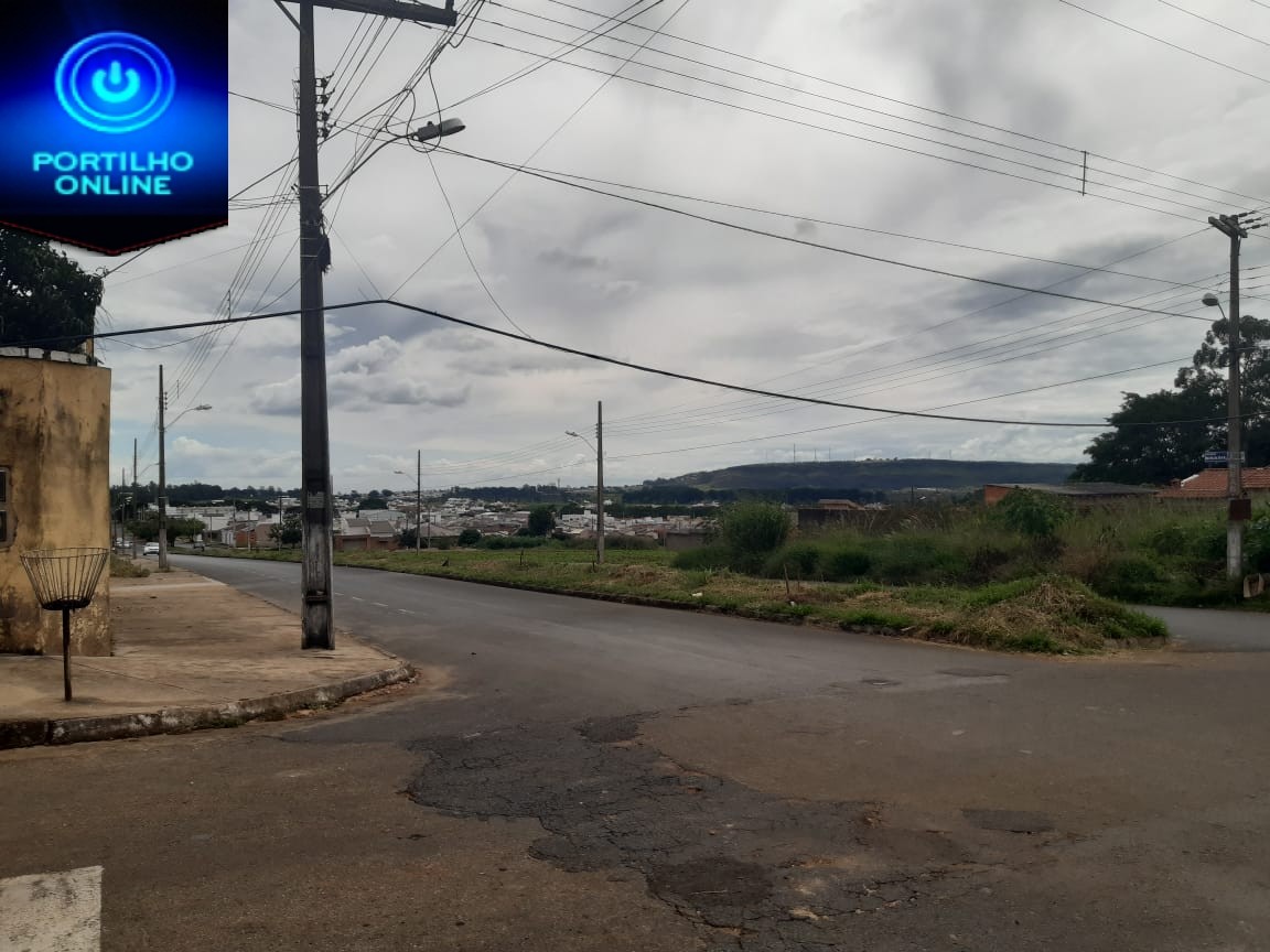 Rede elétrica leva perigo aos moradores no bairro Serra negra.