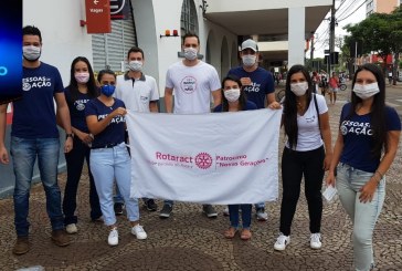O Rotaract Club de Patrocínio realizou doação de máscara para a população nesse sábado.