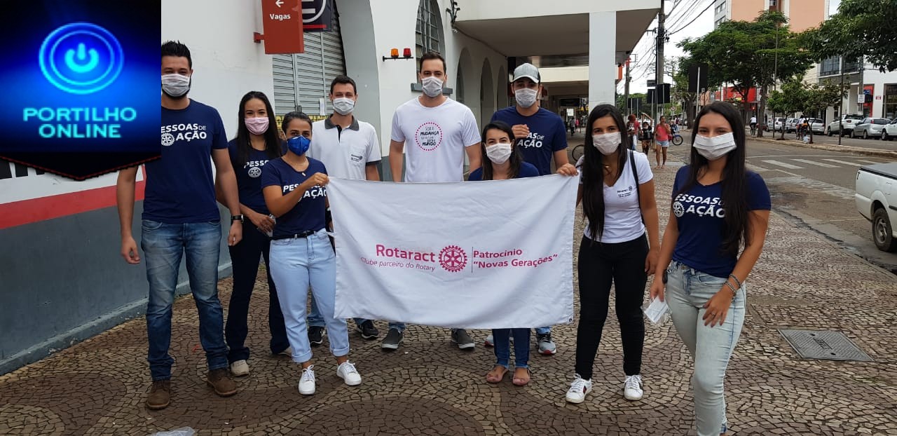 O Rotaract Club de Patrocínio realizou doação de máscara para a população nesse sábado.