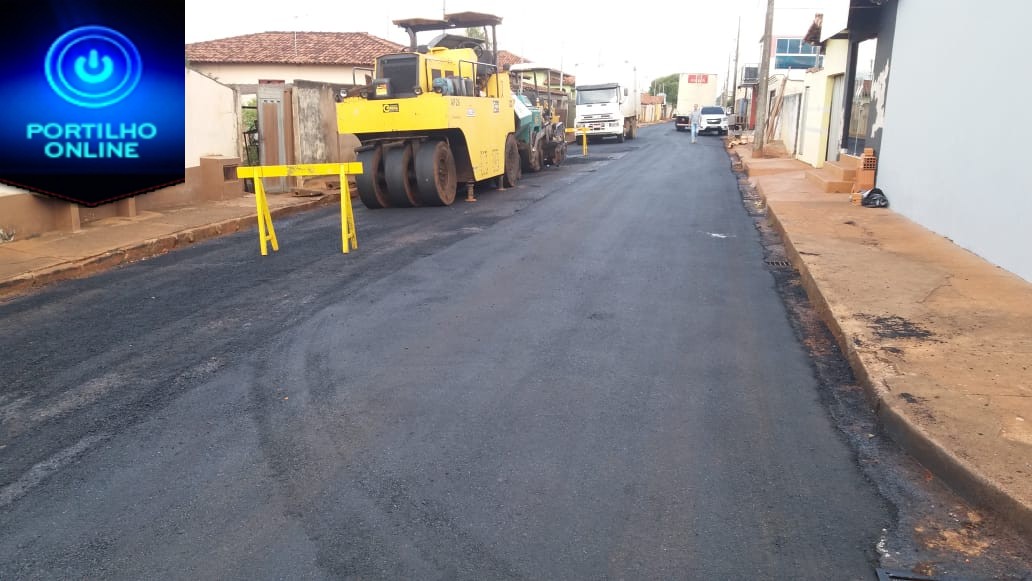 👉👏👍👏Prefeito da Cidade de Irai de Minas esta refazendo ruas com nova camada de asfalto.