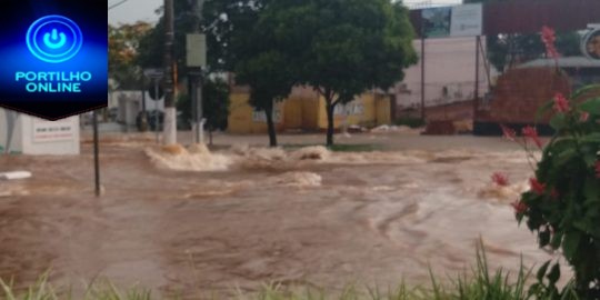 ASSISTA AOS VÍDEOS… TEMPORAL TRANSFORMA AVENIDA DO CATIGUA, EM AVENIDA” NÁUTICA”!!! | Portilho Online – Sem Censura ! – Noticias de Patrocinio MG e Região