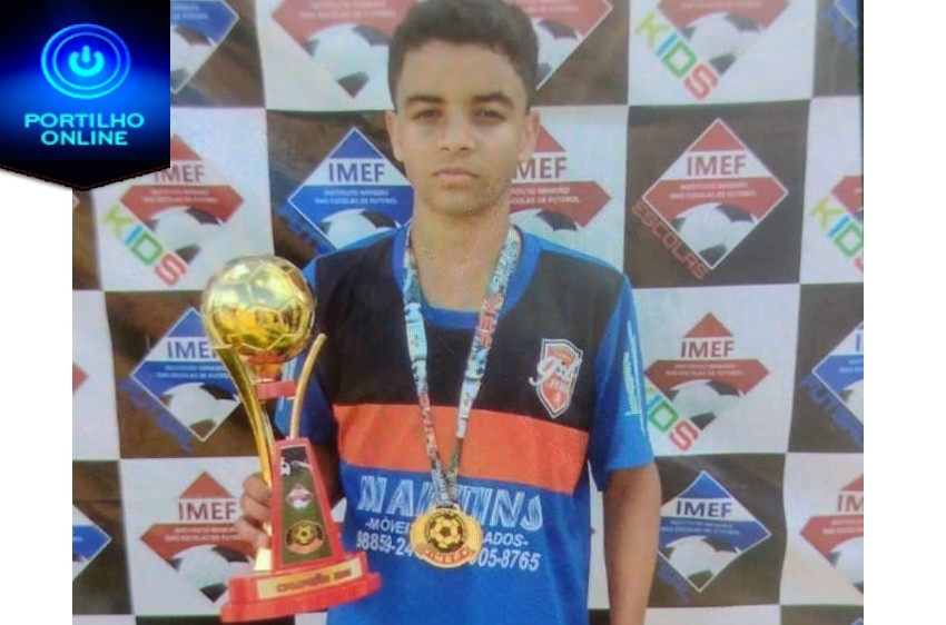 👉👍👊🤜⚽🤛✍Meu nome é Pedro Vitor de Paulo Silva, tenho 13 anos e meu sonho é ser jogador de futebol.