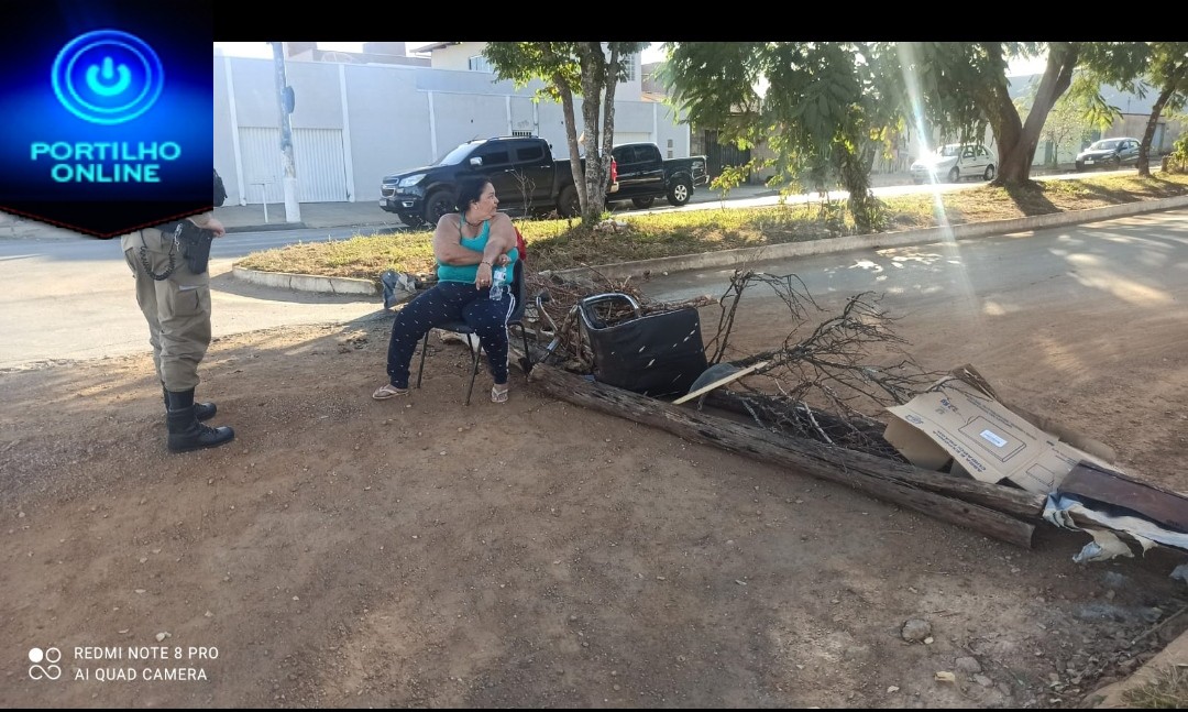 👉😳🚨👀😱🚔🤬😠👎👎👎MORADORES AVENIDA PADRE MATIAS  FAZEM BARRICADAS PARA EXIGIR ASFALTO E CAMINHÃO PIPA .