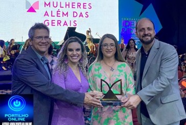 👉👍🏆👏👊🚀✍*Empresária e jornalista Leid Carvalho recebe o prêmio Mulher Além das Gerais*