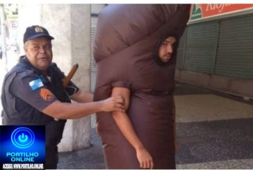 👉VAI GOSTA… CEBESTA!!! 😱🧐🔎😳🙄🙀🐥🐣🐤🐦” O PINTO NA PASSARELA”!!! Folião com fantasia de ‘pinto’ é preso pela PM no Rio de Janeiro.