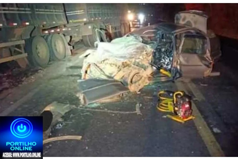👉📢⚰🕯📢🕯🚨🚒🚑😳🚀😱😭ACIDENTE FATAL!!!! DUAS VÍTIMAS!!!Uberaba Dois morrem em acidente entre carro e carreta na BR-262