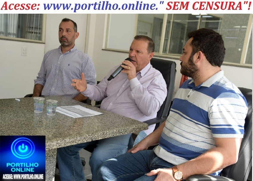 👉📢👀🙌👏🤝✍👍🎤🎤🎤Na entrevista coletiva, o prefeito Deiró Marra respondeu de uma só vez a cinco perguntas feitas pelo repórter do Portilho.online.