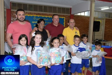 👉👏👍👏👏Governo Municipal realiza entrega de uniformes e kits de materiais escolares para a Rede Municipal de Ensino