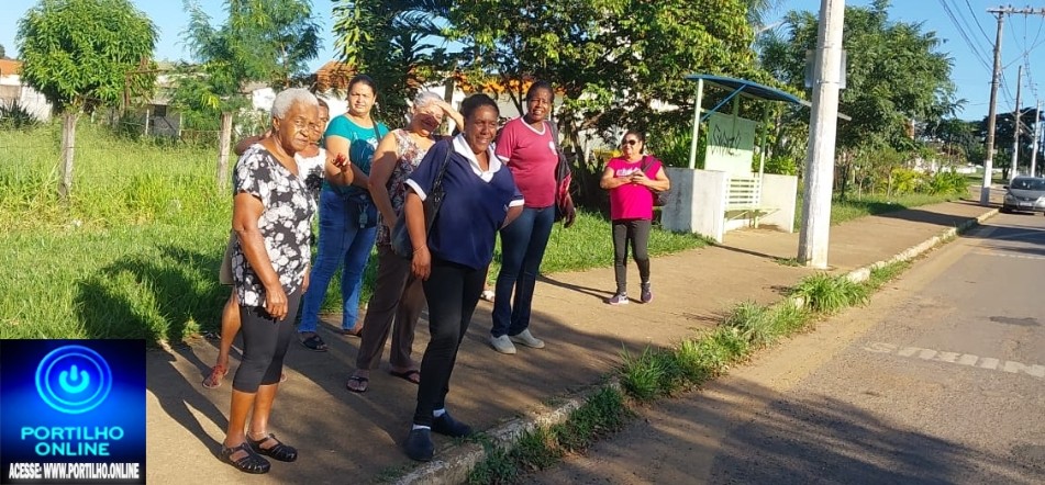 👉👀👊👎😠😡🚔📢⚖🚍 🚌 Passageiros reclamam dos constantes atrasos no ponto do bairro Santo Antônio