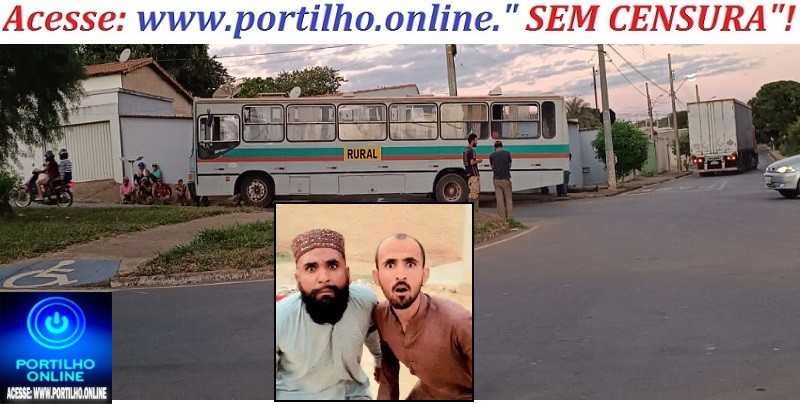 📢🔎👿🚨✍👉🤔🚌🚎🚖🚍Um ônibus de trabalhadores rurais quebrou enquanto subia a Avenida dos Bálsamos, deixando os trabalhadores cansados à espera de outro ônibus.