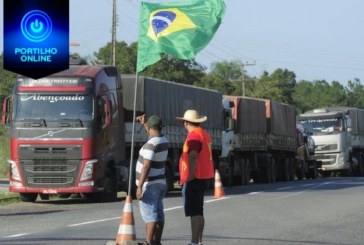 CAMINHONEIROS INVADEM BRASILIA -DF. A PARALISAÇÃO SERÁ NACIONAL!