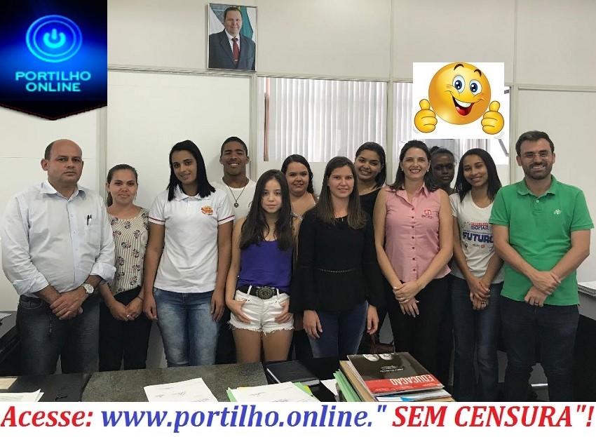 Alunos do curso de Assistente Administrativo da PEOPLE realizam visita a Secretaria Municipal de Educação