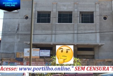 Porque este prédio do antigo CINEMA ESTA PARADO!