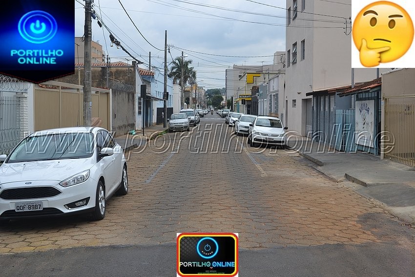 Rua Cassimiro Santos.  Moradores pedem para que arranque os croquetes e coloque asfalto.