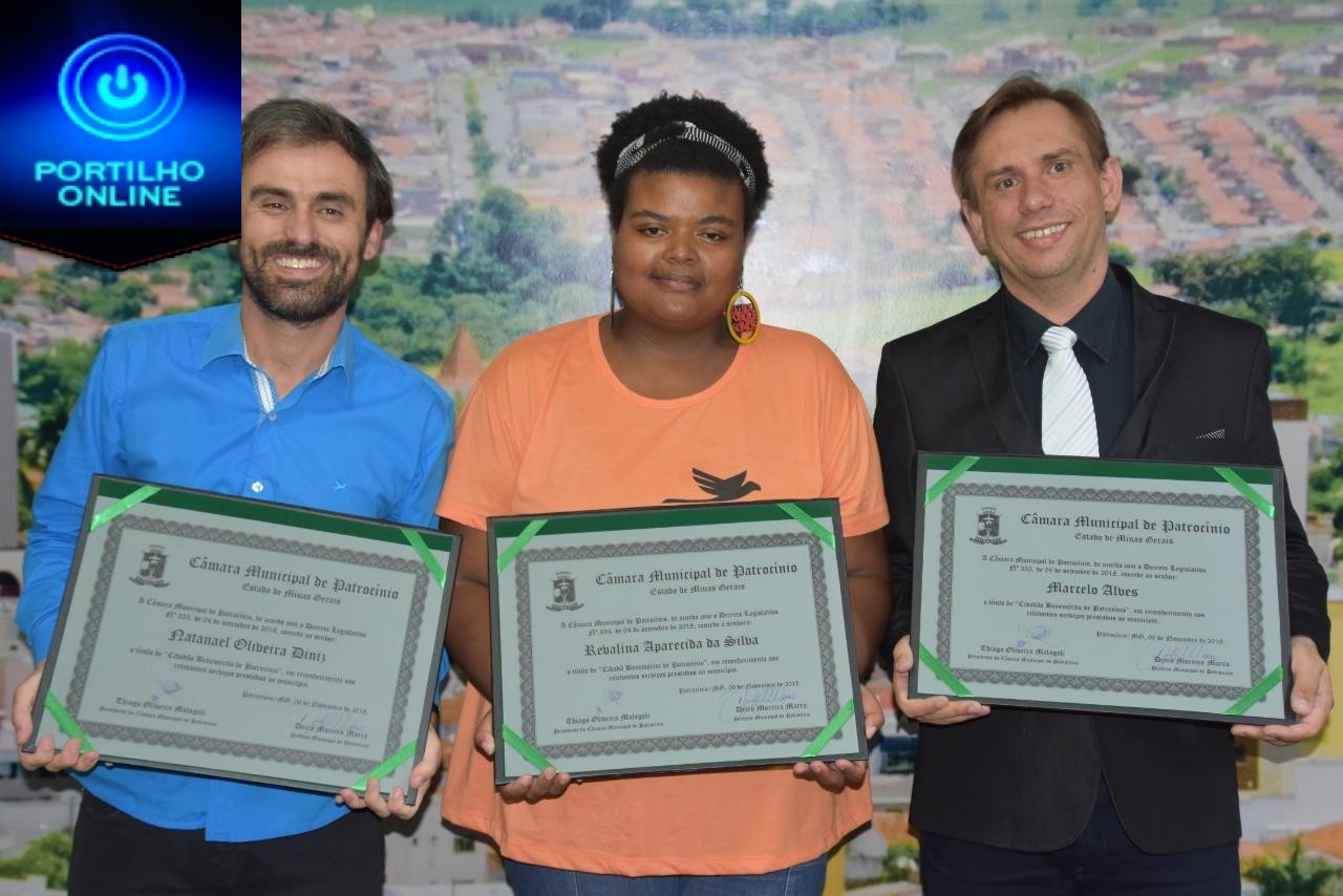 DURANTE A 35ª REUNIÃO ORDINÁRIA PROFESSORES SÃO HOMENAGEADOS