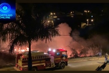 É FOGO!!! Avenida Jorge Elias Abraào pega fogo na reserva de matagal.