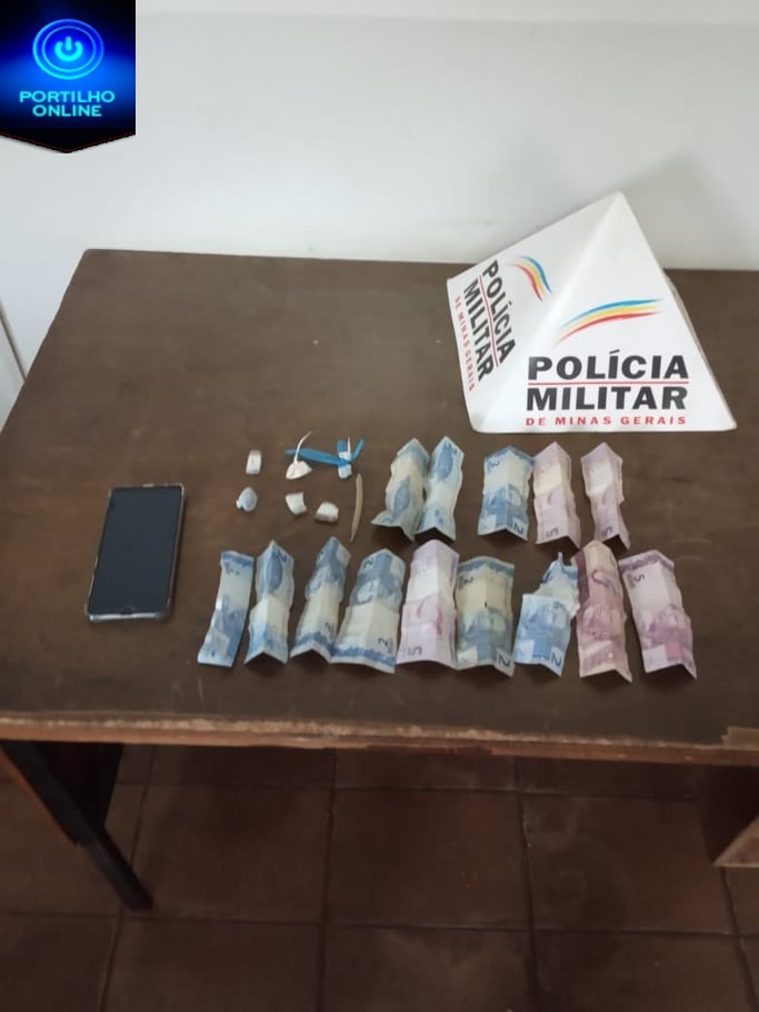 Homem de 26 anos é preso e menor infrator é apreendido . Segundo testemunhas, o autor constantemente é visto aliciando menores para o uso de drogas e ações delituosas.