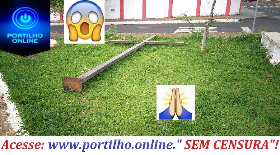 👉👏🤙🙏🙌🕌 A Cruz esta no chão, porem a igreja nossa senhora do Rosário ergue, “ergueis as mãos”!