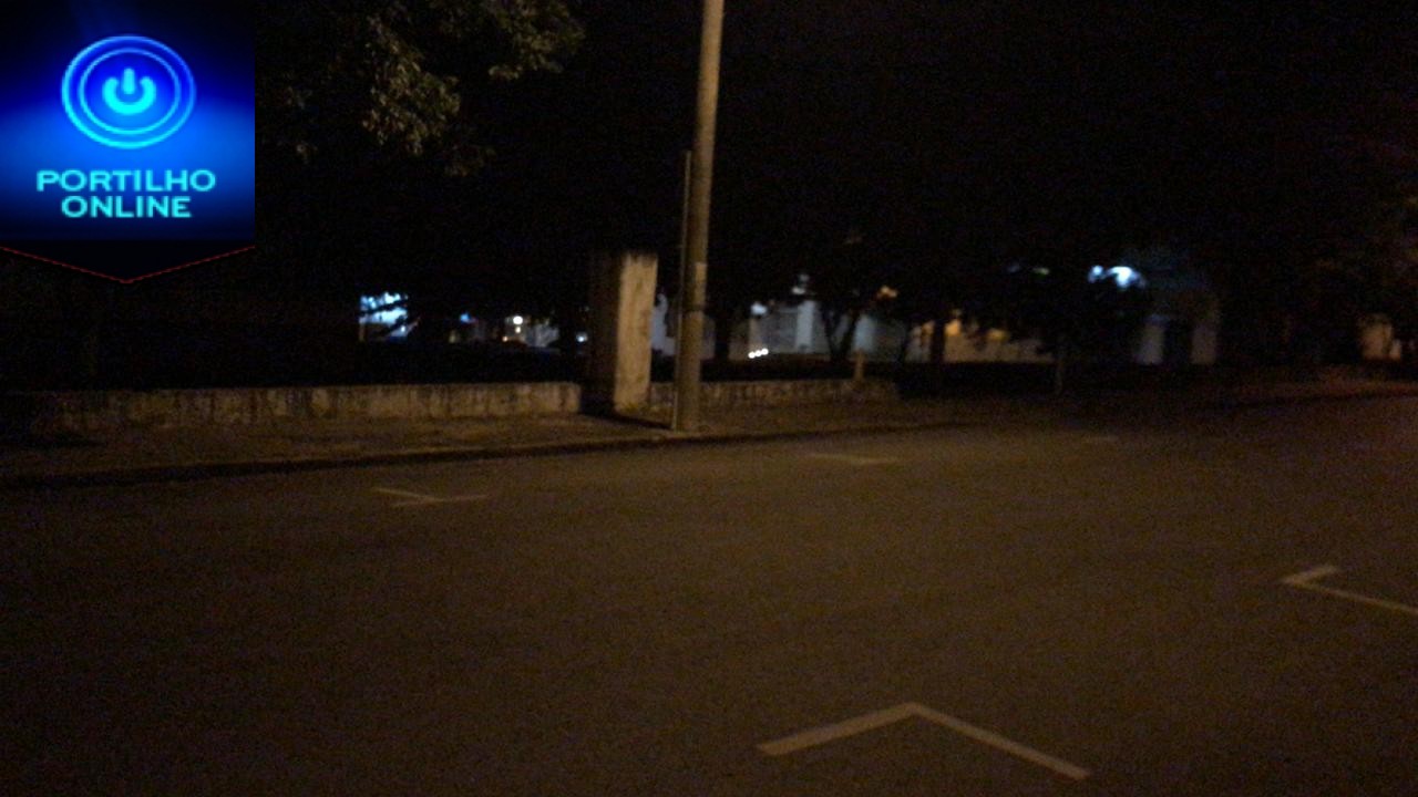 👉🚨🚓🚓😡🤔Portilho faz uma matéria sobre a policlínica aqui perto do PTC  a quadra esta virando biqueira de noivados.