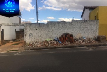 👉🤔😱😡👊👊✍Portilho beleza? Tem uma rua aqui no centro, cheia de lixo acumulado há meses na calçada.