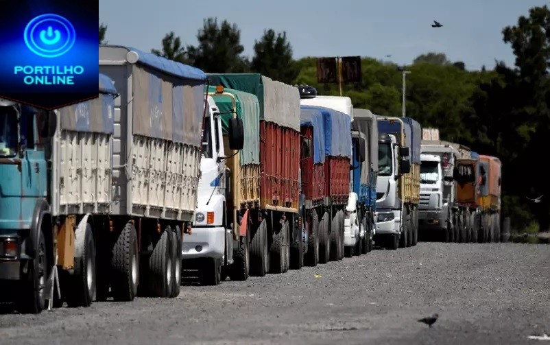 👉👏👍⚖👏👏👏👏👏👏Greve nacional dos caminhoneiros.  Chamado de greve dos caminhoneiros ganha apoio de confederação CNTTL