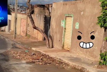 👉👊😠😡🤔😱👎👎👎👎Morador do bairro Enéas joga entulhos no meio da rua e revoltada a vizinhança.