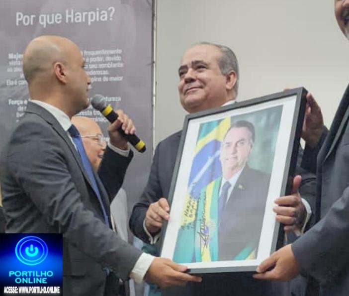 👉📢👍👏✍🚀👊👏👏👏Quadro autografado por Bolsonaro é arrematado por R$ 55 mil em leilão