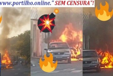 👉👉😱🚑🚨🚒🚒🚒🚔💥💥🔥Carro pega fogo 🔥 🔥 🔥 🔥 Os bombeiros chegaram. O carro ficou da “cor de cinzas “