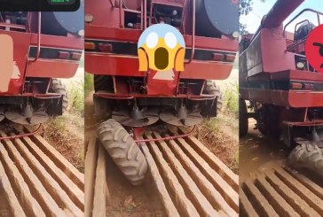 🚜🗣👉😱🚨🚔📸🔍🕵🔎❓Colhedeira Caiu no mataburro em  macaúba de baixo na ponte do Zé Mariano