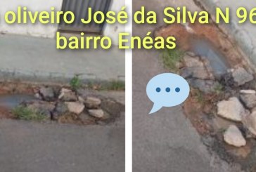 👉📢🗣😡😱👀🚧🕳🕳🕳👊Cratera remendada com pedras. Nos ajude aí Portilho on-line. O único que tem coragem. Doa a quem doer.