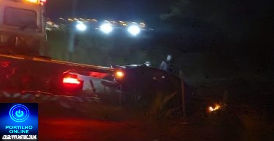 👉🚧📢😡🔍🕵🔎🚑🚨🚒🚓🚔Capotou!!!Carro cai no trevo do Enxó na noite desta quinta-feira