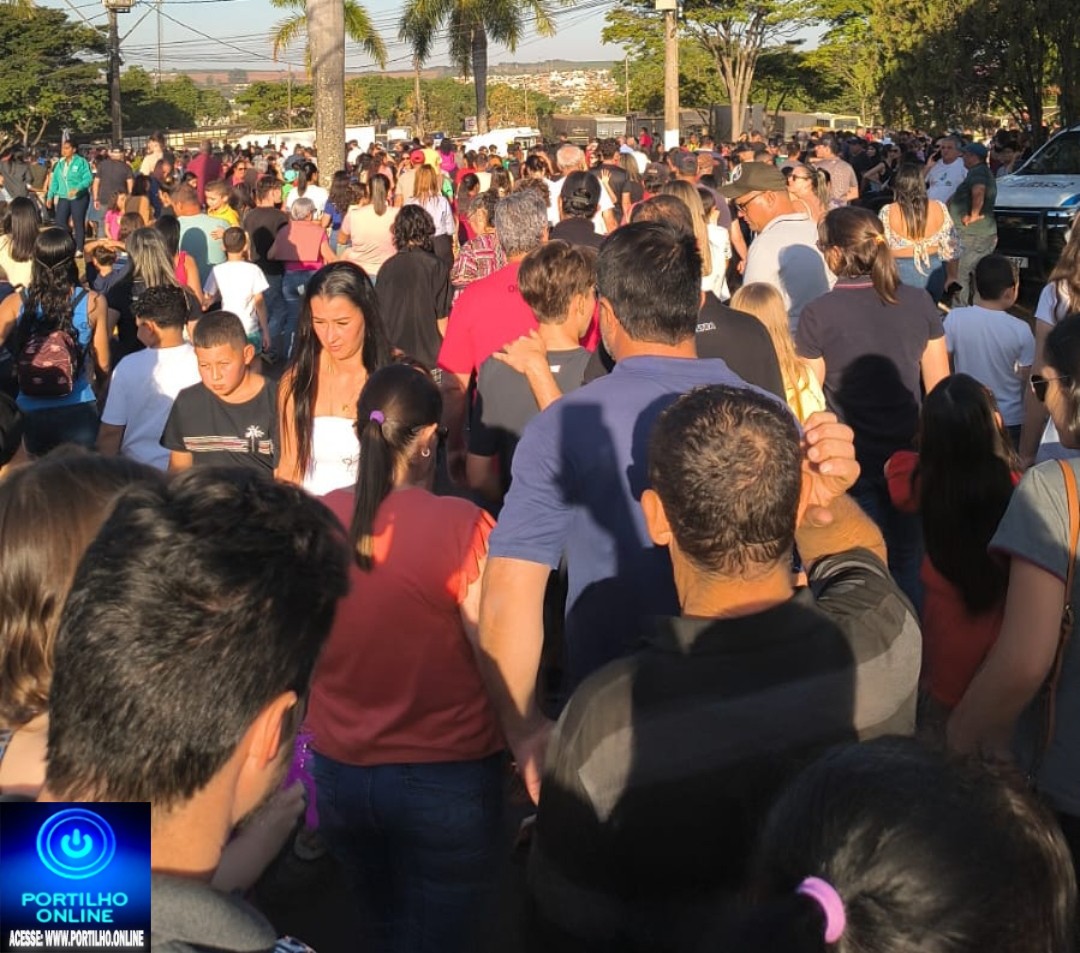 💙🛬🛫✈🚀🏆🎬🎤Show 🎤 popular da esquadrilha da fumaça leva mais de 20 patrocinense no parque de exposição!