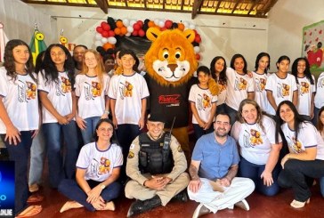 👉📢👏🤝🔎🕵🔍✍👀🗣Notícias 📰 🗞 da Prefeitura: Governo Municipal participou da formatura de 44 alunos da Escola Municipal Afrânio Amaral no PROERD