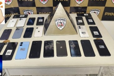 👉👉😱👽🚔🚨🔍😱🔎📱📲”23 celulares roubados! Tudo isso estava na casa dele? De quem ele furtou tantos aparelhos?”