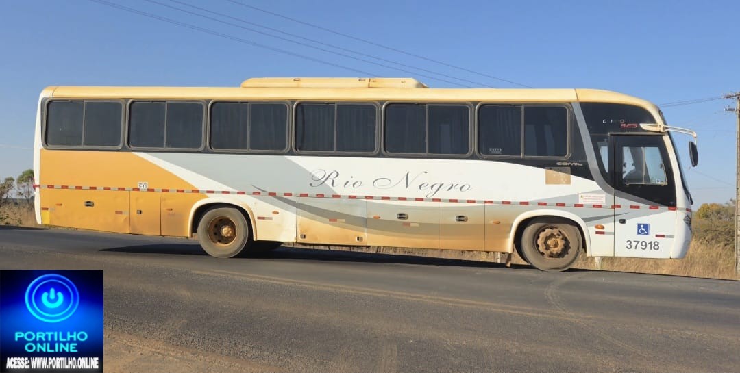 👉📢😱🚨🚓🫵😠🚧🚥🛑🚌🚍😡🚔Tocador do Ônibus da empresa Rio Negro, que transporta funcionários da mineradora, quase causa acidente no trevo do Enxó
