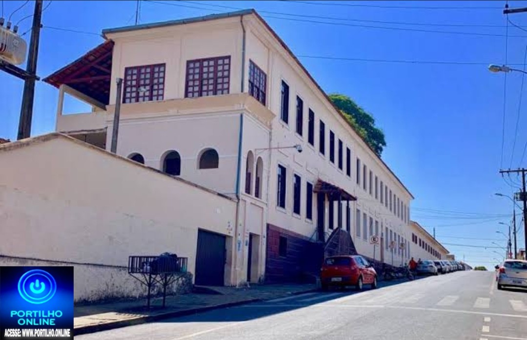 👉🫵👀🗽🤔🧐✏️📐✂️📚👉🫵😱 Escola Dom Lustosa 🎒🏫”Portilho, ela parece descontar a raiva nos alunos sem motivo”