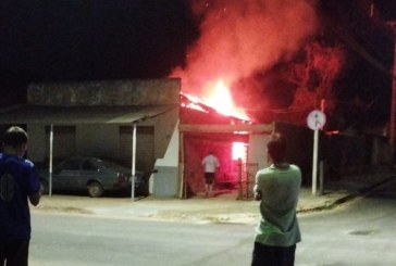 👉😱🚒🔥🔥🔥CASA PEGA FOGO!!! 👉🚒🚓🚑🚔🚨🚀👁🔛🤧Manoel Damas com a Vicente Soares a casa tá pegando fogo