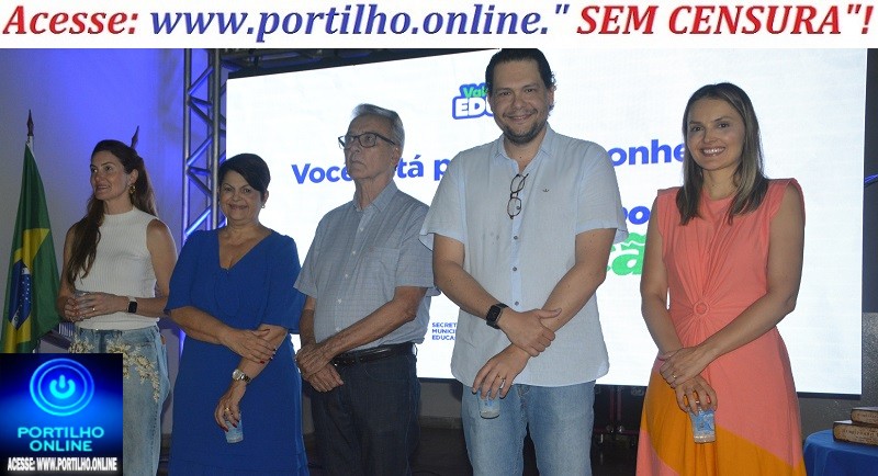 🫶🏼🫰🏻“Valoriza/Educar” 🤝🙌🏻✌🏼🫵🏻🙏🏻👏🏻👏🏻👏🏻Prefeito Dr. Gustavo Brasileiro é ovacionado durante noite de comemoração do evento “Valoriza/Educar”, no Brumado, pelo primeiro ano de mandato