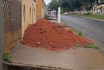 👉😱👀🤔📢🫵🚧📞☎️📱População sugere ao prefeito um whatsapp para atender as reclamações.