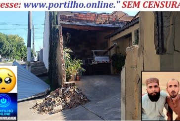 👉😡😠📢🤔🚧🐖🐽🐷Caminhão carregado de porcos derruba muro de residência