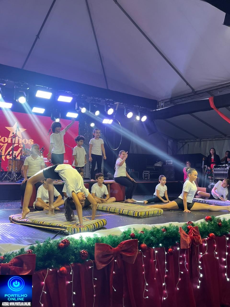 👏🤝🙌🎊🔌📽️🎭🎬🎨🪗Cultura, arte e emoção marcaram a terceira etapa do Sonhos de Natal 2025 na Praça Santa Luzia!