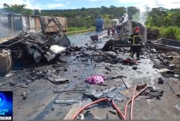 🚑🫵🚨🚧🚒🚑🚓Vídeos chocantes…Morreram na hora!!!🚔🚑🚒😮🚨😱⚰🕯😭ACIDENTE FATAL na BR-365 próximo a Patos de Minas.