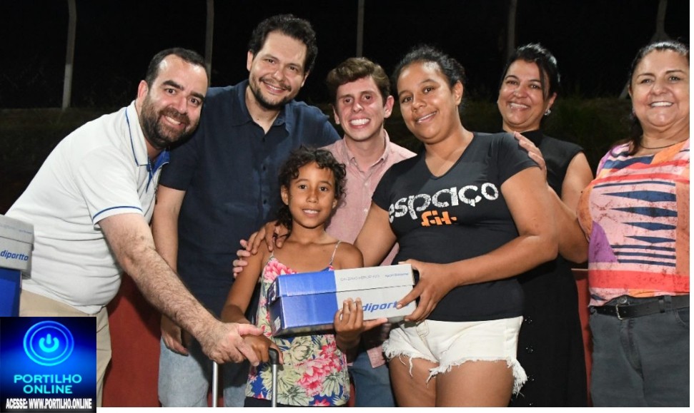 👉🤙👍🙌🤙📚📏✂️🖊️ Notícias da prefeitura municipal…Entrega simbólica de uniformes e kits escolares emociona famílias e marca início do ano letivo na rede municipal