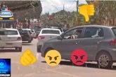 👉🏻😡📢🗣️🗣️🗣️ Trânsito fila dupla 🛑 🚥 🤔 🚥 🛑 🚨 🚔 em Porta de escola particular  gera muitas reclamações e brigas e xingamentos