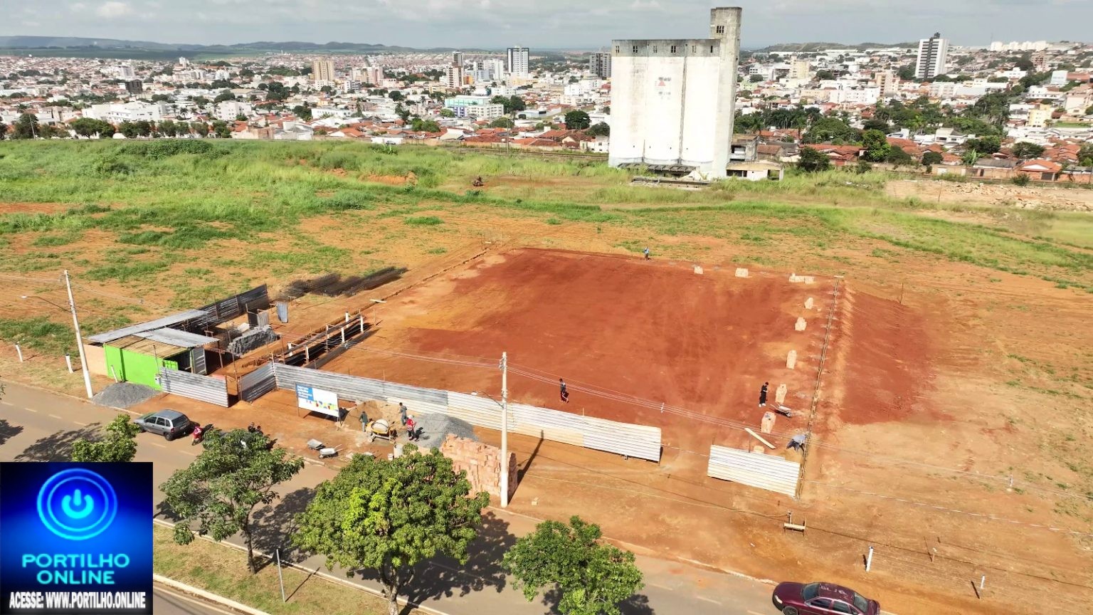 👉🏻🚧🫵🏻🙌🏻👍🏻👏🏻👏🏻 Avanços e Progresso:Obras da UBS Morada do Sol avançam com serviços de terraplanagem e fundação