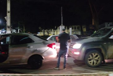 👉🏻🚨😱🚔🚑🚒🚔🚦🛑Trombada! Entrada por trás aconteceu às 20:40 em frente ao colégio professor Olímpio dos Santos