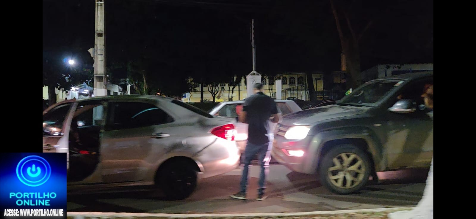 👉🏻🚨😱🚔🚑🚒🚔🚦🛑Trombada! Entrada por trás aconteceu às 20:40 em frente ao colégio professor Olímpio dos Santos